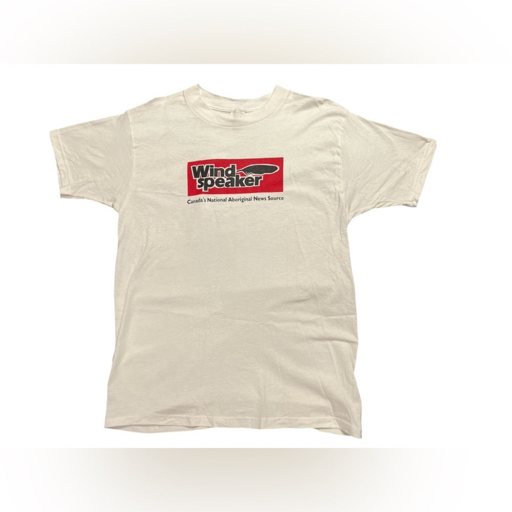 Vintage aboriginal news source graphic t shirt size Large